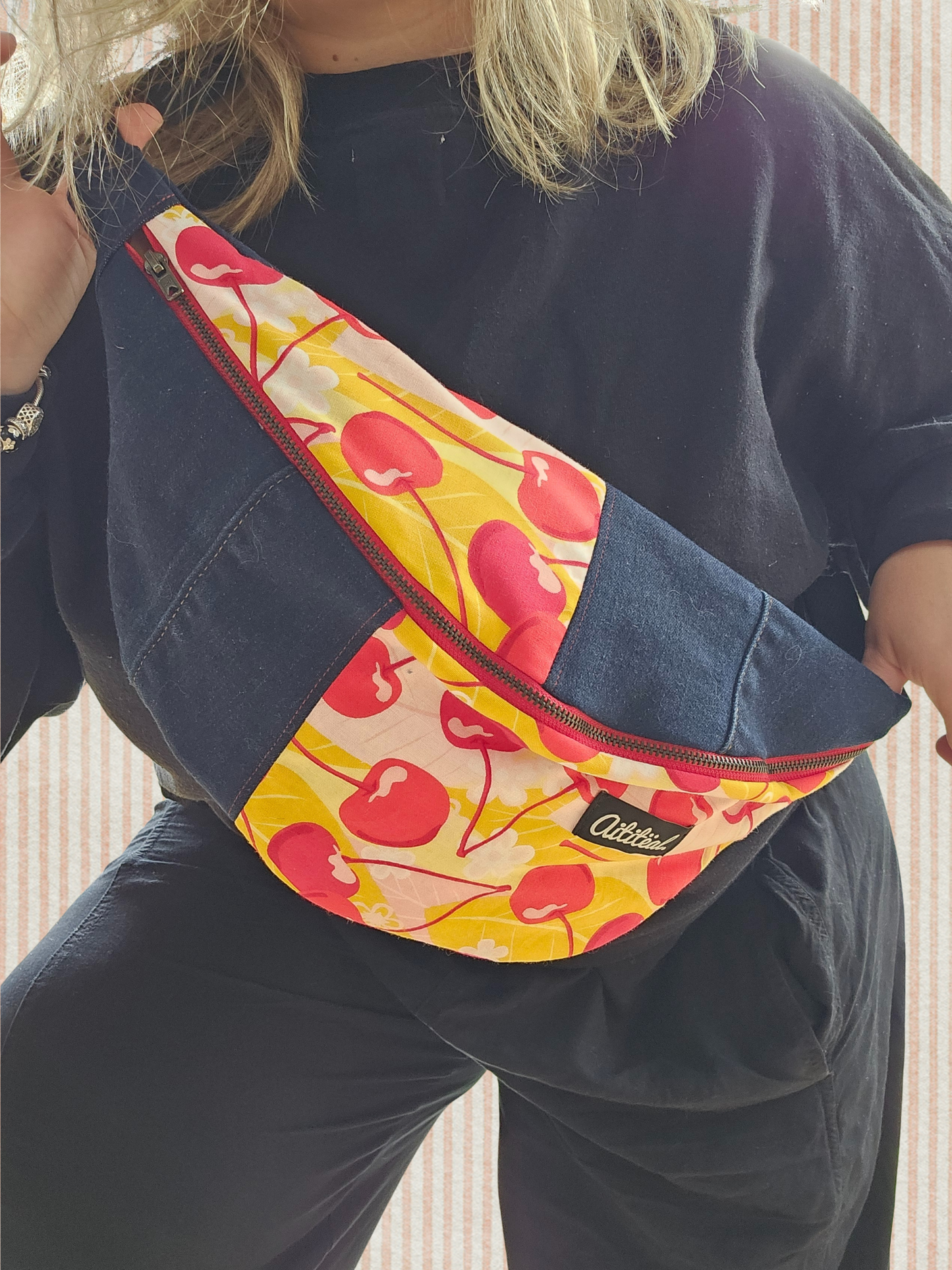 Sac banane Upcyclé - Eagle Eye Cherry